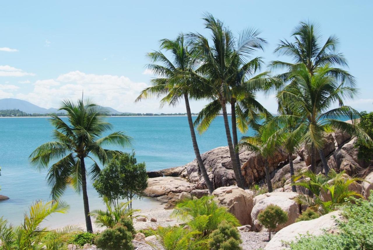 Coral Cove Apartments - Absolute Beachfront Resort Bowen Kültér fotó