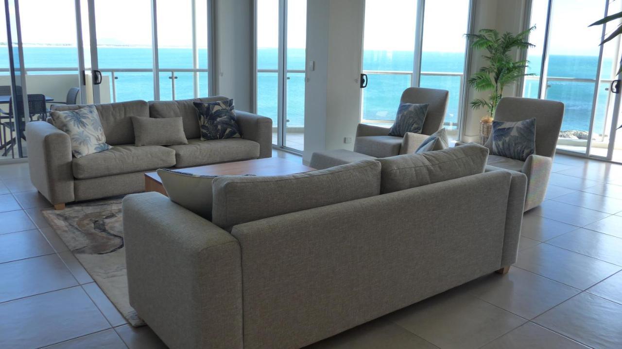 Coral Cove Apartments - Absolute Beachfront Resort Bowen Kültér fotó