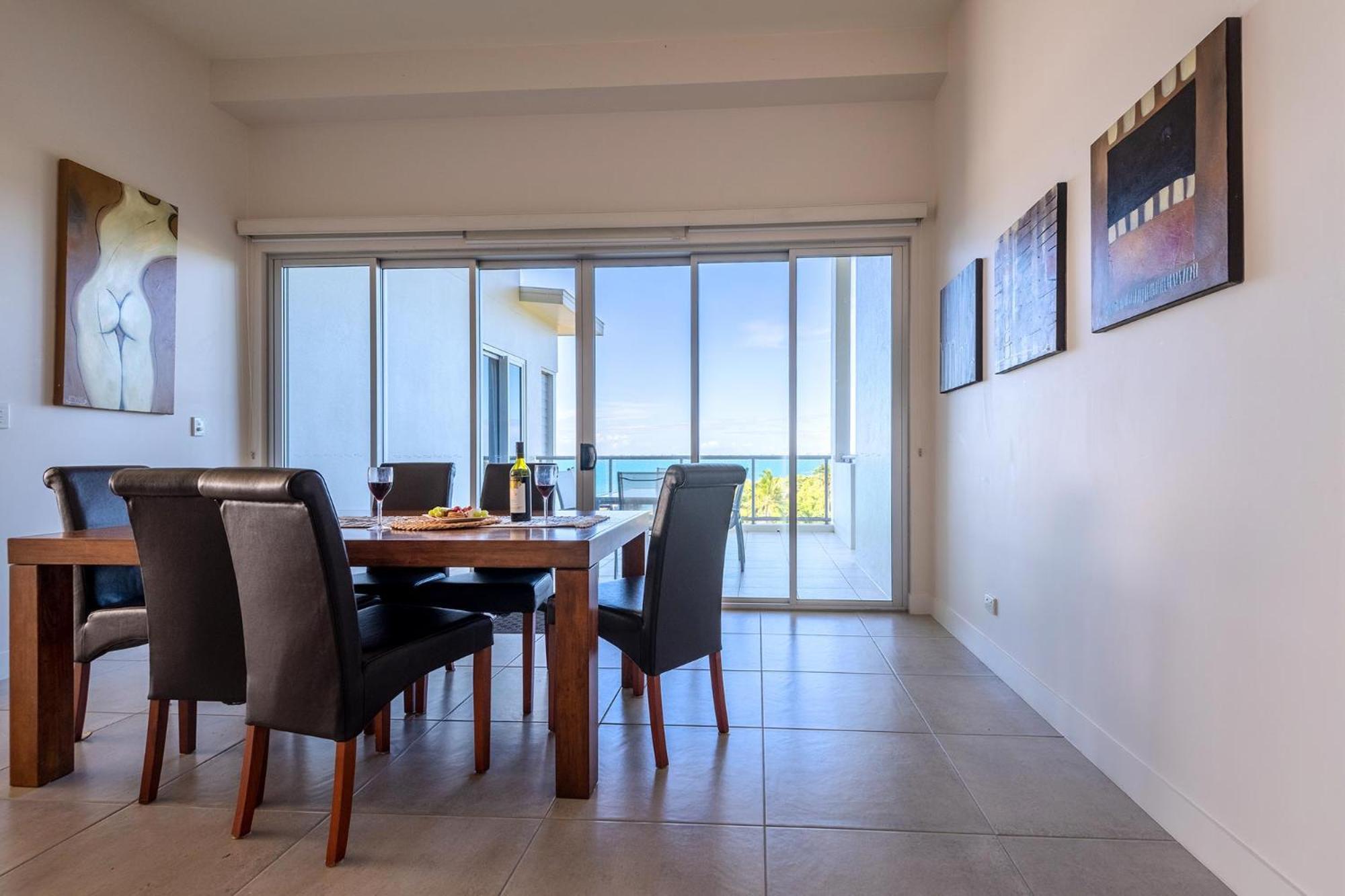 Coral Cove Apartments - Absolute Beachfront Resort Bowen Kültér fotó