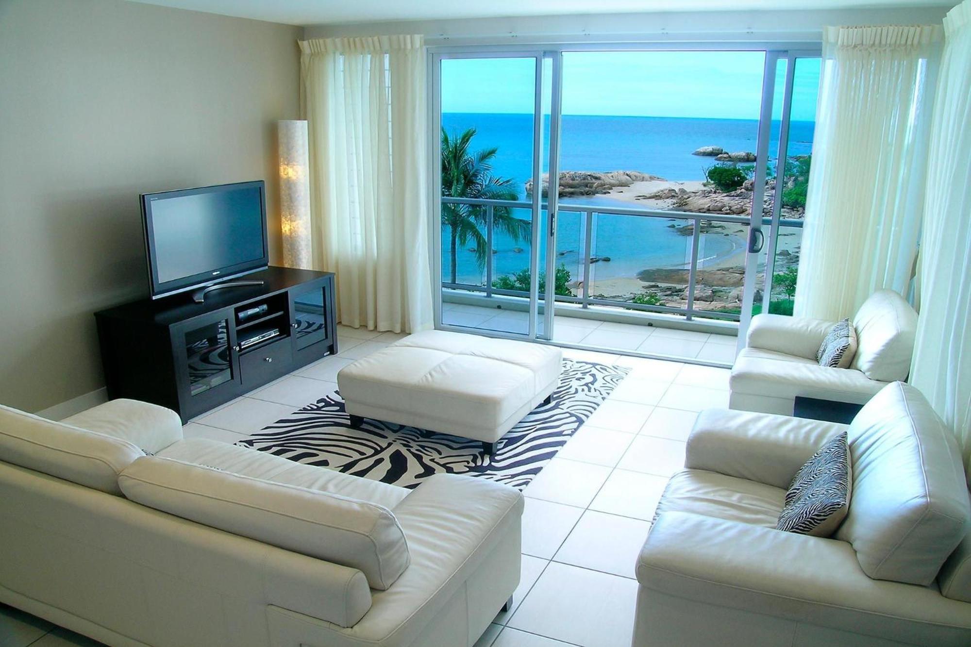Coral Cove Apartments - Absolute Beachfront Resort Bowen Kültér fotó