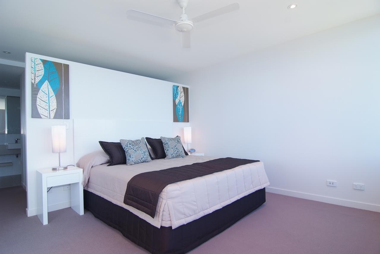 Coral Cove Apartments - Absolute Beachfront Resort Bowen Kültér fotó